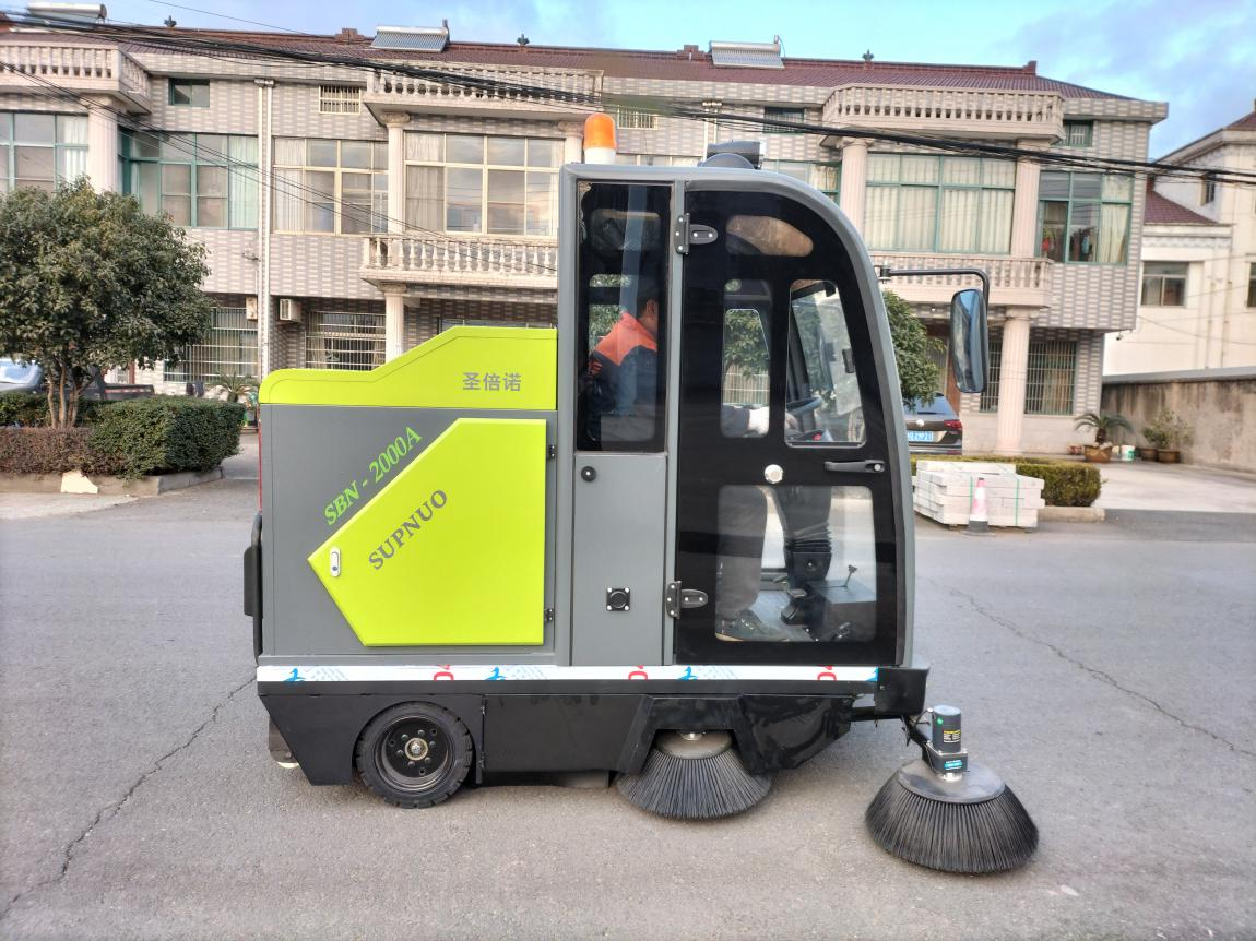 黔东龙马清扫车